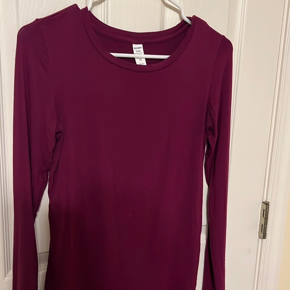 Old Navy Luxe long sleeve- perfect condition. XS